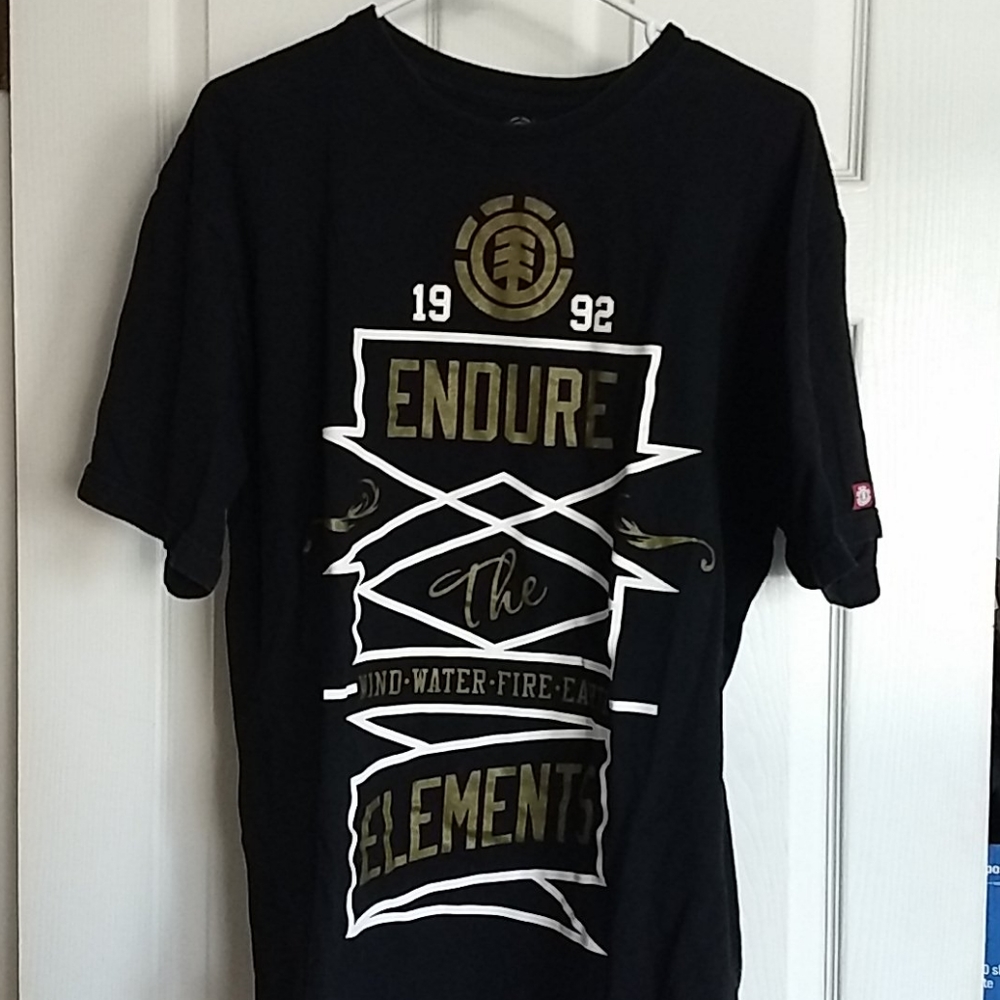 Tee shirt